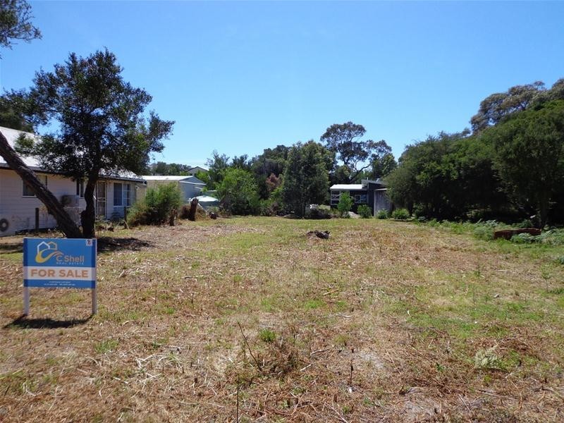 8 Cove Street, Loch Sport VIC 3851