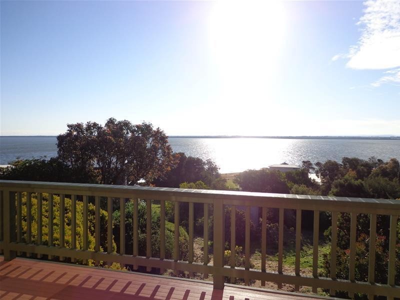 5 Pelican Street, Loch Sport VIC 3851