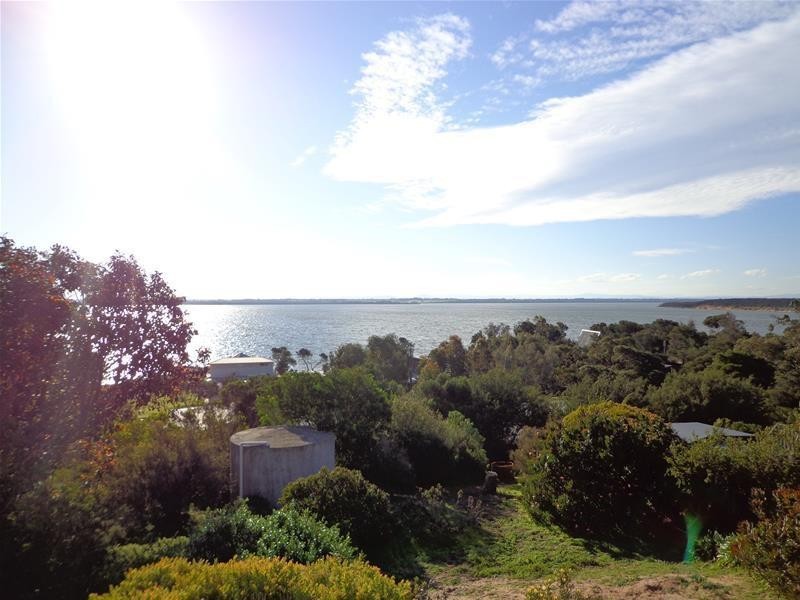 5 Pelican Street, Loch Sport VIC 3851