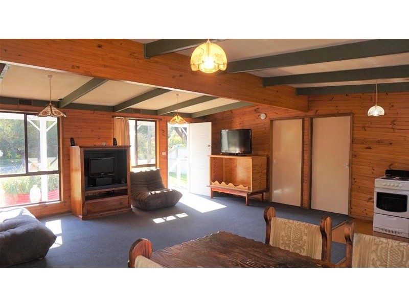 44 Kangaroo Street, Loch Sport VIC 3851