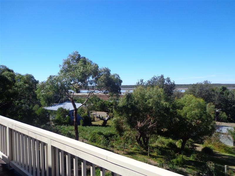 52 Goodlett Avenue, Loch Sport VIC 3851