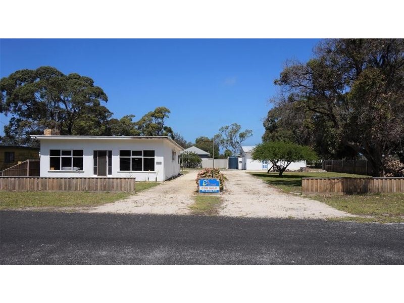 31 – 33 Wilhelm Street, Loch Sport VIC 3851