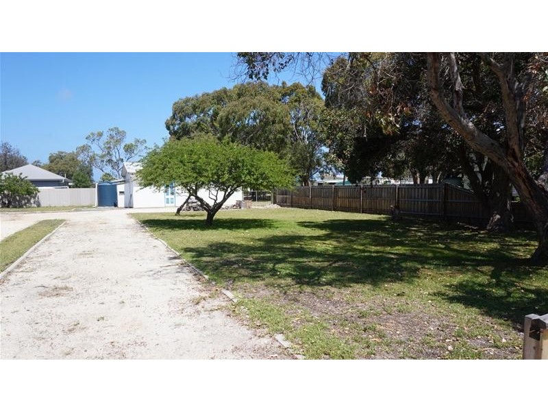 31 – 33 Wilhelm Street, Loch Sport VIC 3851