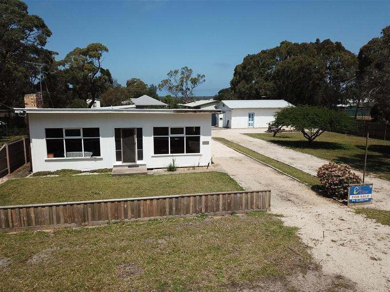 31 – 33 Wilhelm Street, Loch Sport VIC 3851