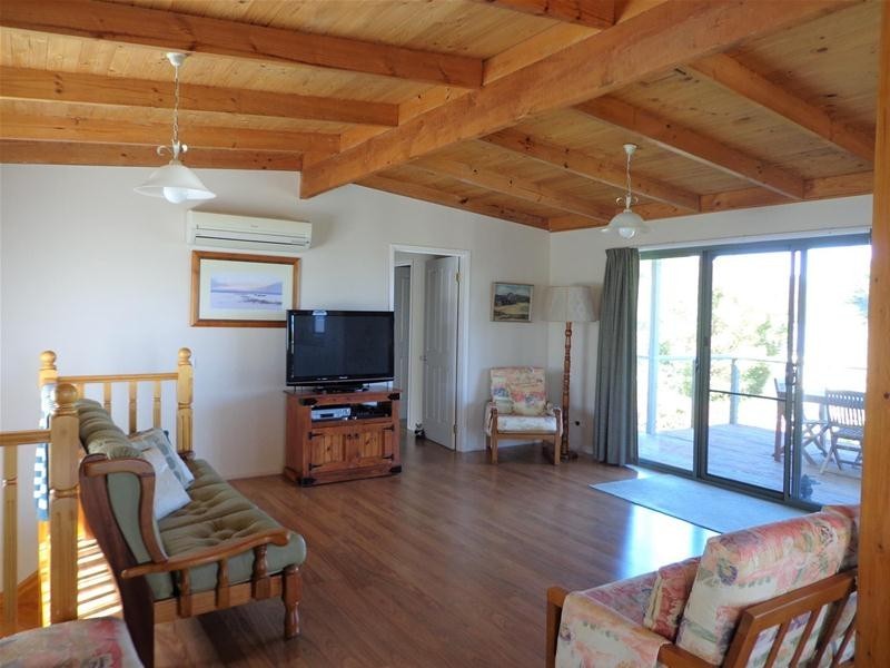 73 Pelican Street, Loch Sport VIC 3851