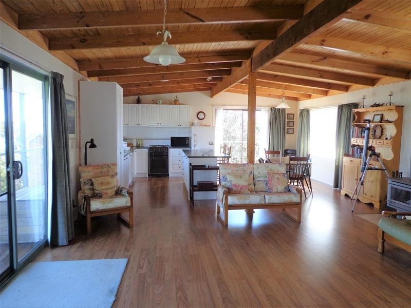 73 Pelican Street, Loch Sport VIC 3851