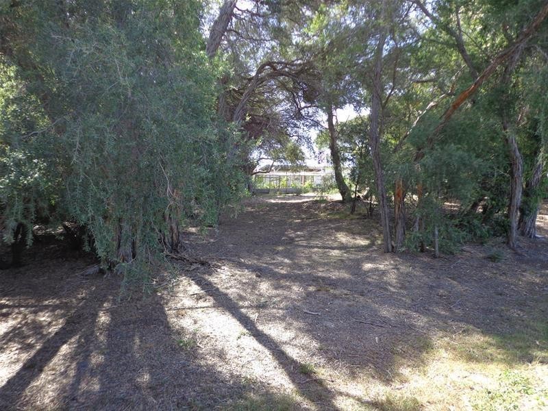 135 National Park Road, Loch Sport VIC 3851