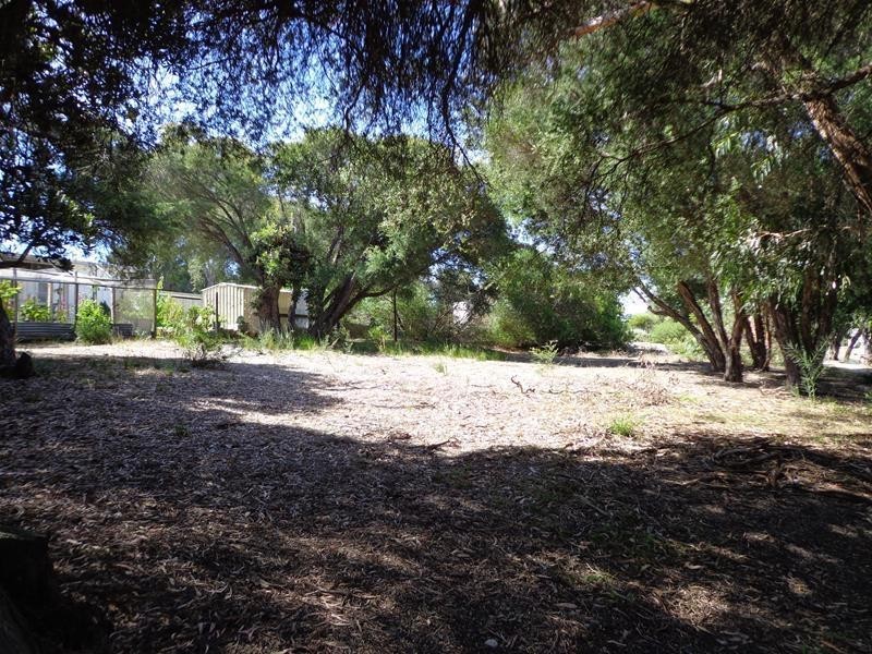 135 National Park Road, Loch Sport VIC 3851