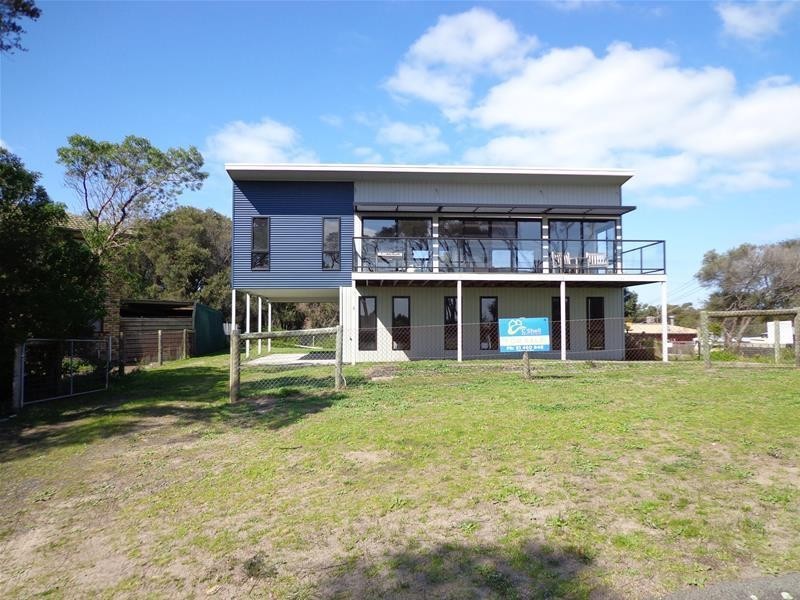 4 Basin Boulevard, Loch Sport VIC 3851
