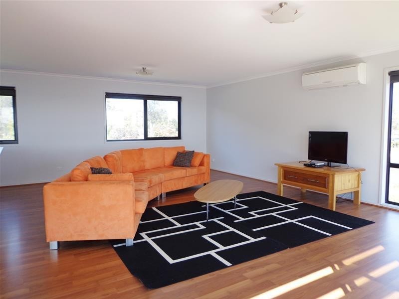 4 Basin Boulevard, Loch Sport VIC 3851