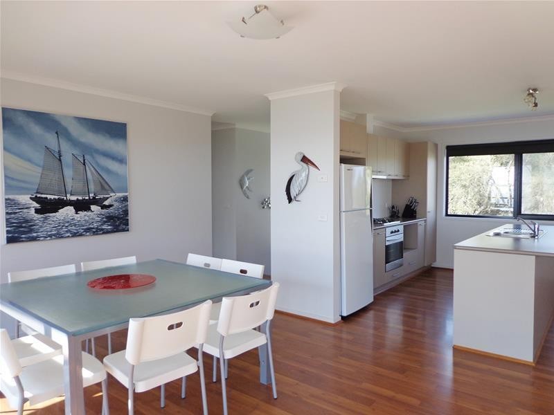 4 Basin Boulevard, Loch Sport VIC 3851