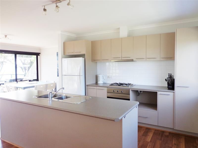 4 Basin Boulevard, Loch Sport VIC 3851