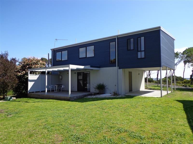 4 Basin Boulevard, Loch Sport VIC 3851