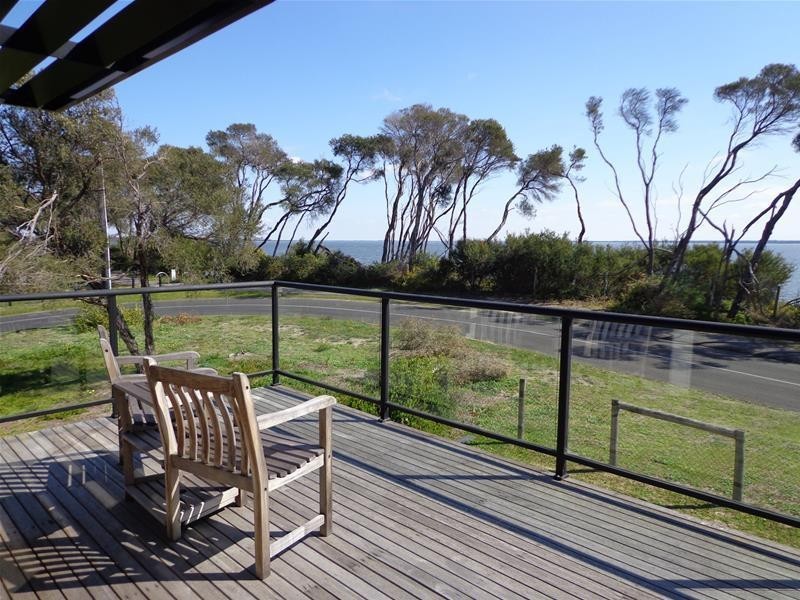 4 Basin Boulevard, Loch Sport VIC 3851