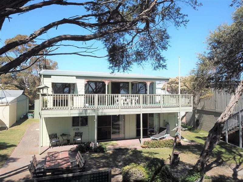 5 Victoria Street, Loch Sport VIC 3851