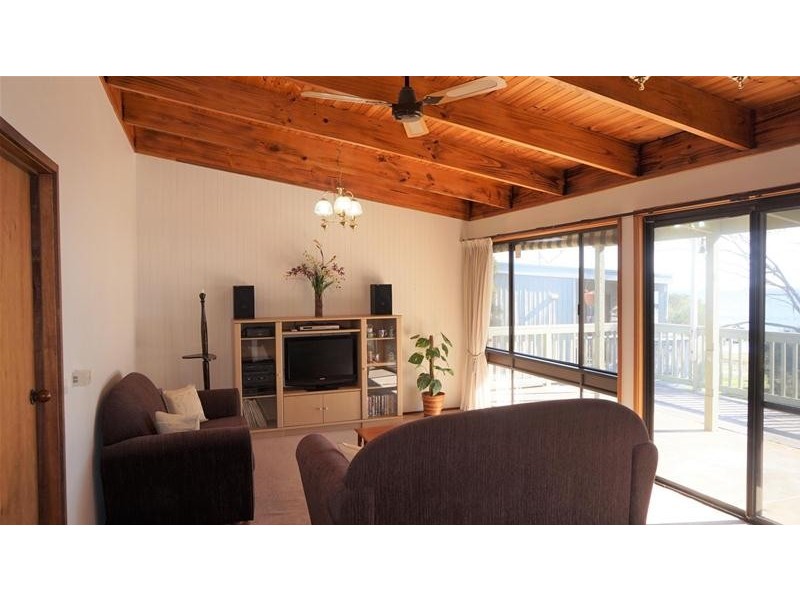 5 Victoria Street, Loch Sport VIC 3851