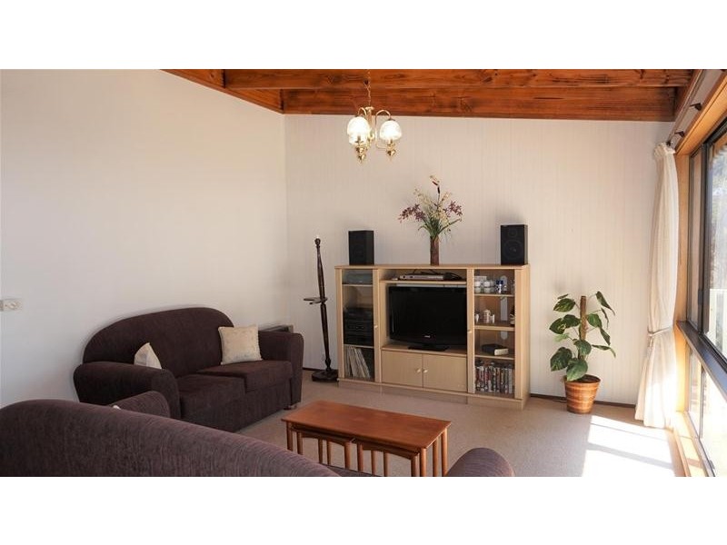 5 Victoria Street, Loch Sport VIC 3851