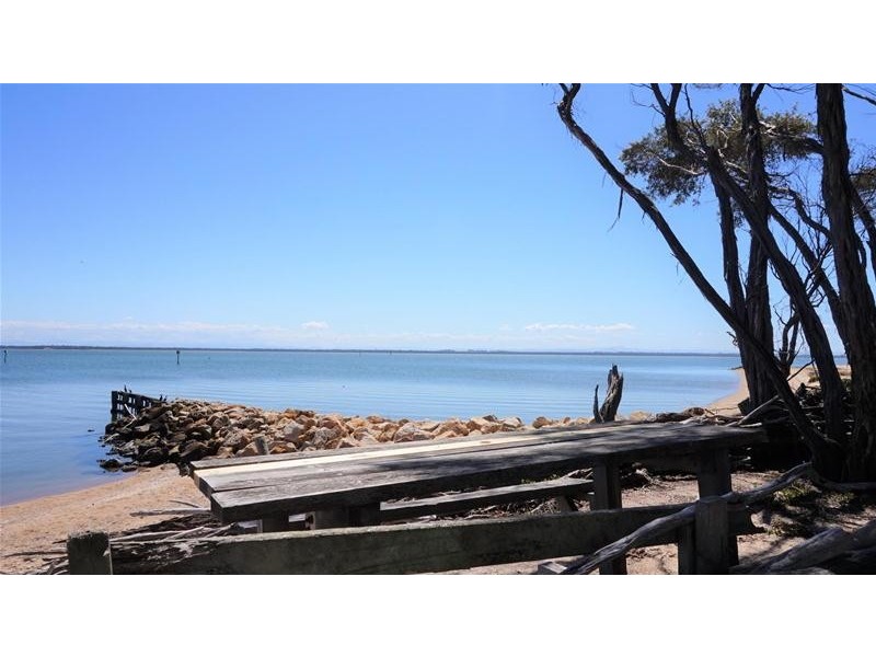 5 Victoria Street, Loch Sport VIC 3851