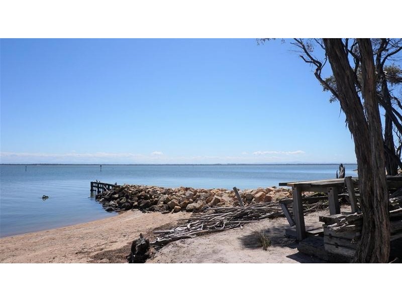 5 Victoria Street, Loch Sport VIC 3851