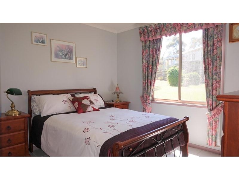 5 Victoria Street, Loch Sport VIC 3851