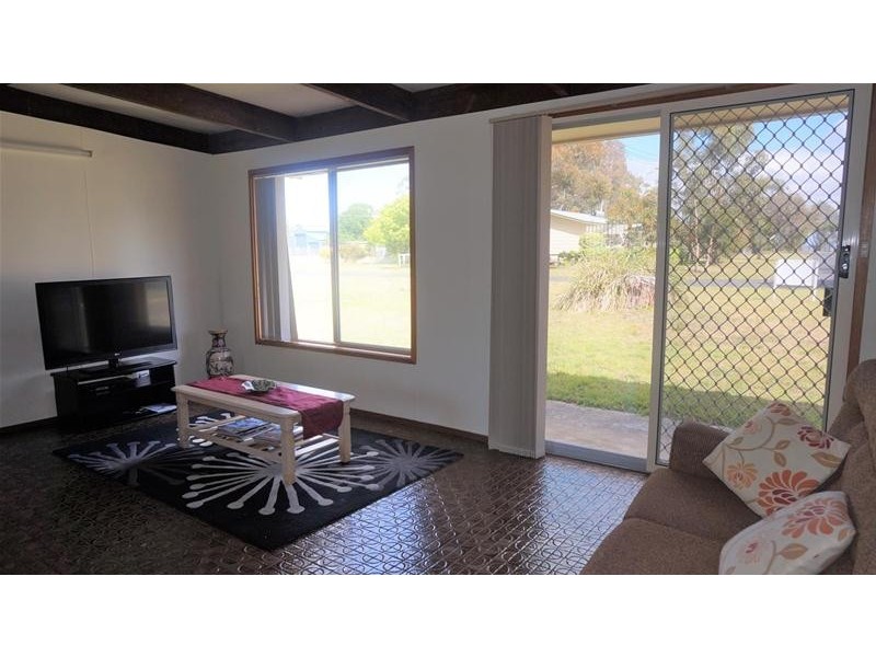 42 Campbell Street, Loch Sport VIC 3851