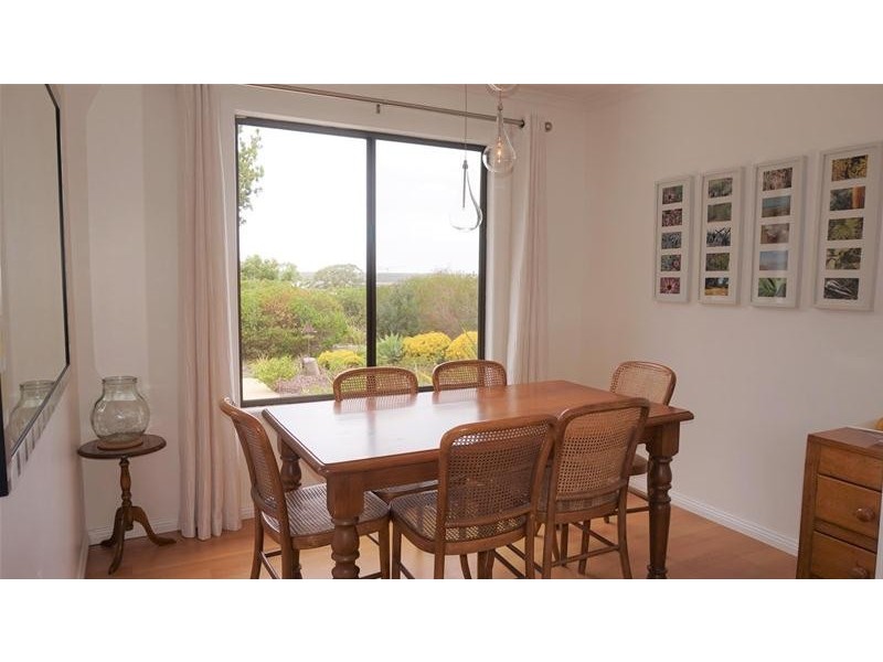 44 Bernadette Avenue, Loch Sport VIC 3851