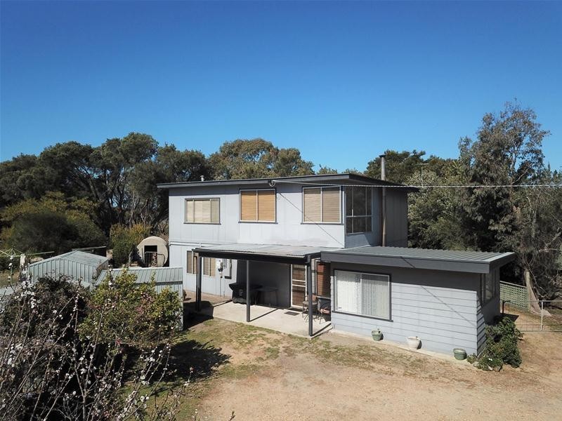402 National Park Road, Loch Sport VIC 3851