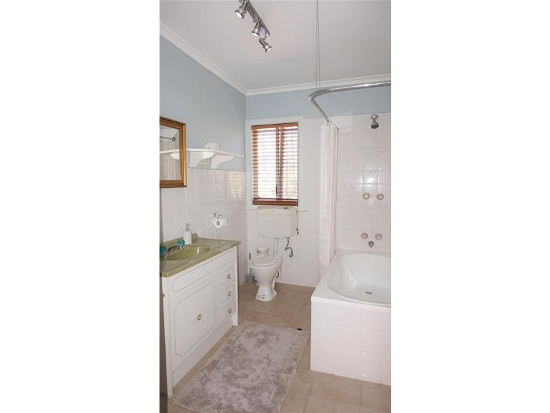 402 National Park Road, Loch Sport VIC 3851