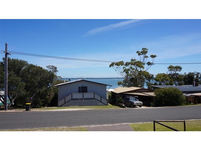 4 Toorak Avenue, Loch Sport VIC 3851