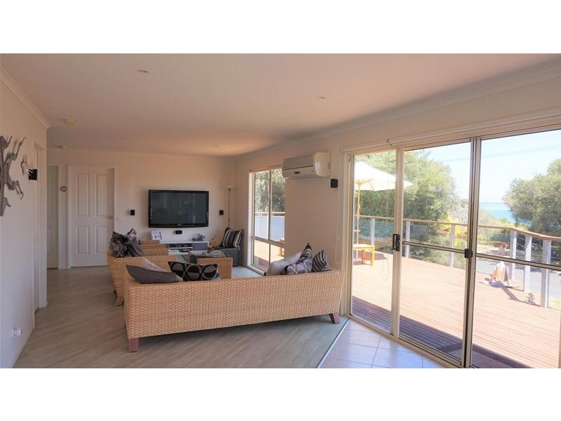 4 Toorak Avenue, Loch Sport VIC 3851