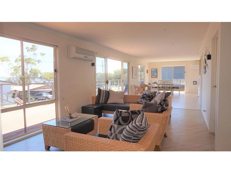 4 Toorak Avenue, Loch Sport VIC 3851