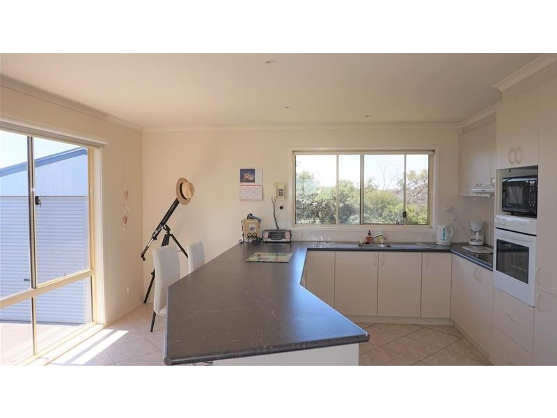 4 Toorak Avenue, Loch Sport VIC 3851