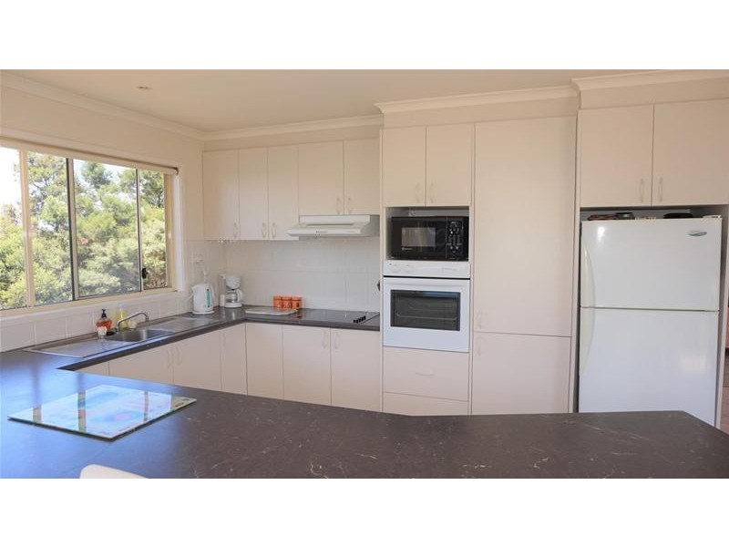 4 Toorak Avenue, Loch Sport VIC 3851