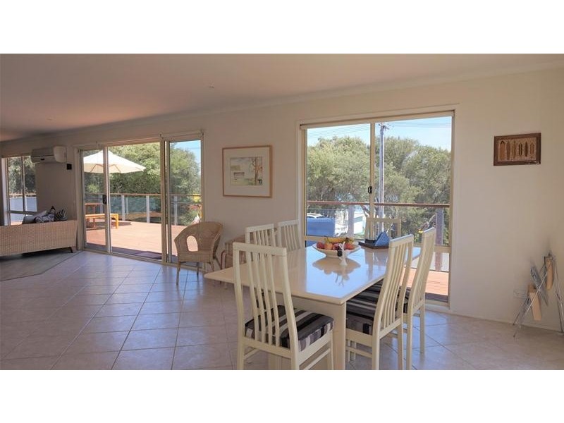 4 Toorak Avenue, Loch Sport VIC 3851