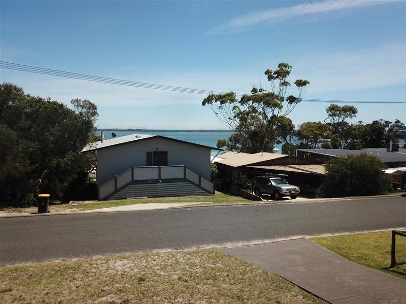 4 Toorak Avenue, Loch Sport VIC 3851