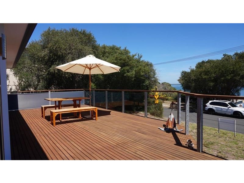 4 Toorak Avenue, Loch Sport VIC 3851