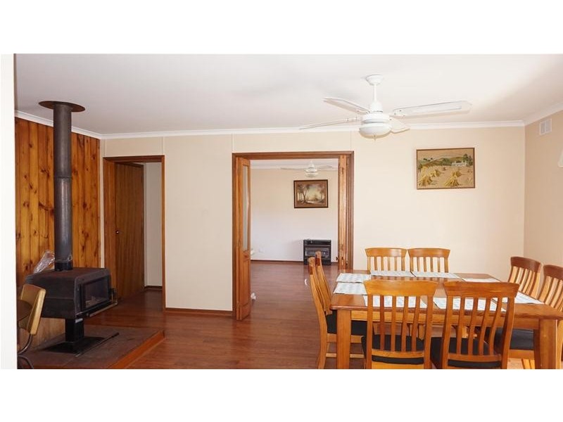 12 Lake Street, Loch Sport VIC 3851