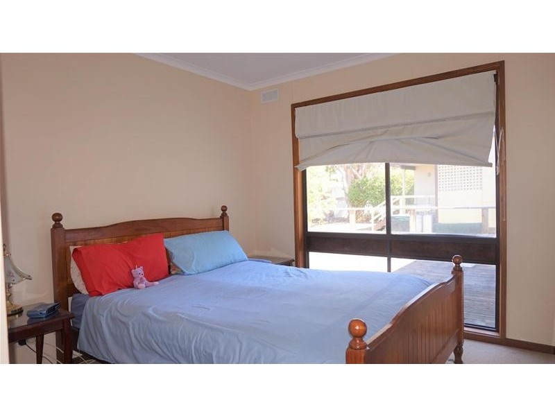 12 Lake Street, Loch Sport VIC 3851