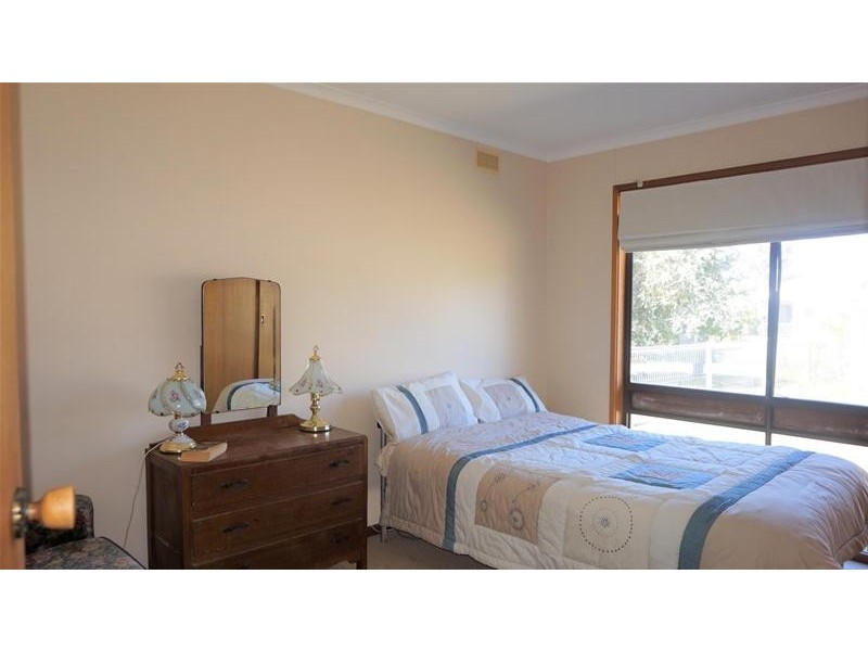 12 Lake Street, Loch Sport VIC 3851