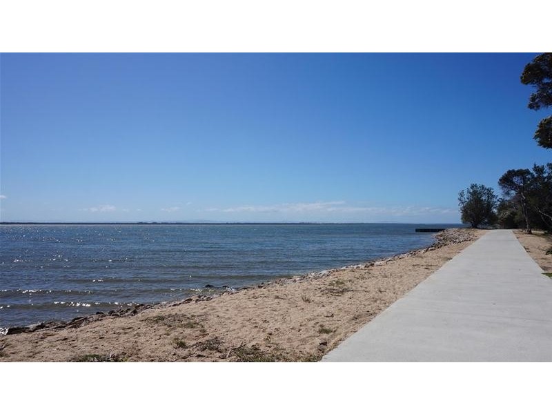 12 Lake Street, Loch Sport VIC 3851