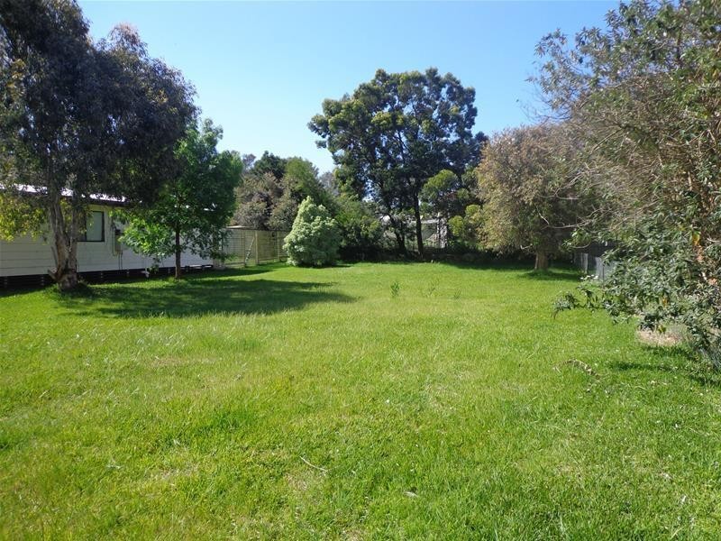 4 Holmes Street, Loch Sport VIC 3851