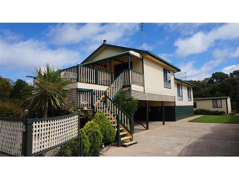 31 Central Avenue, Loch Sport VIC 3851