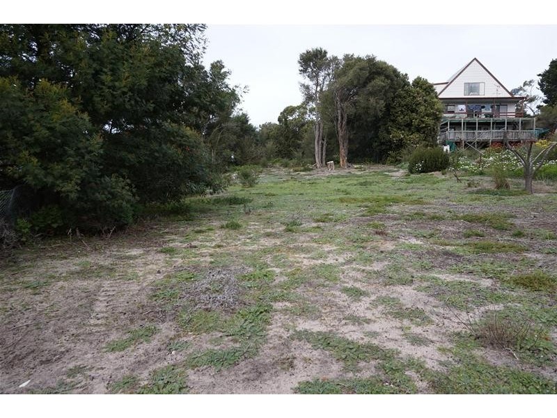 6 Geofrey Avenue, Loch Sport VIC 3851