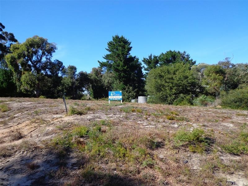 8 Bernadette Avenue, Loch Sport VIC 3851