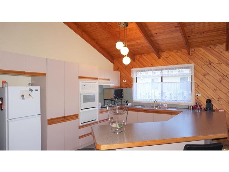 125 Toorak Avenue, Loch Sport VIC 3851