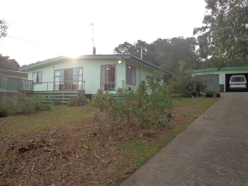 17 Kangaroo Street, Loch Sport VIC 3851