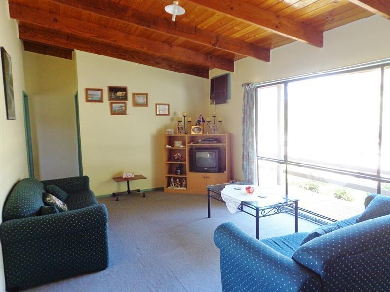 2 Emu Court, Loch Sport VIC 3851