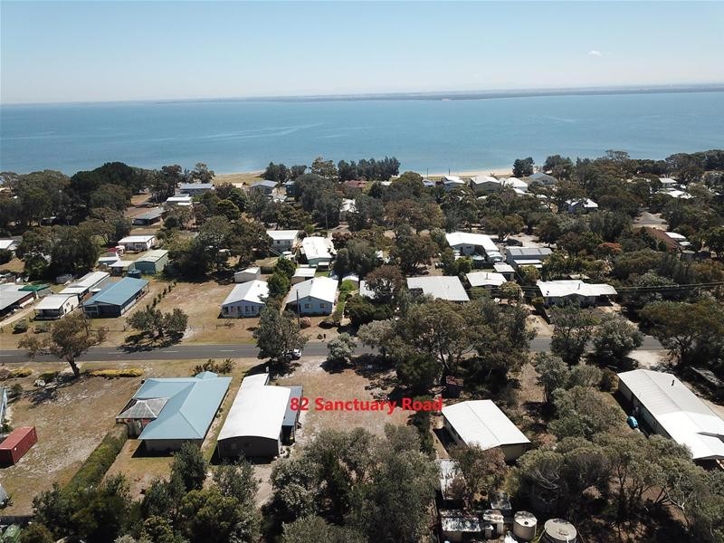 82 Sanctuary Road, Loch Sport VIC 3851