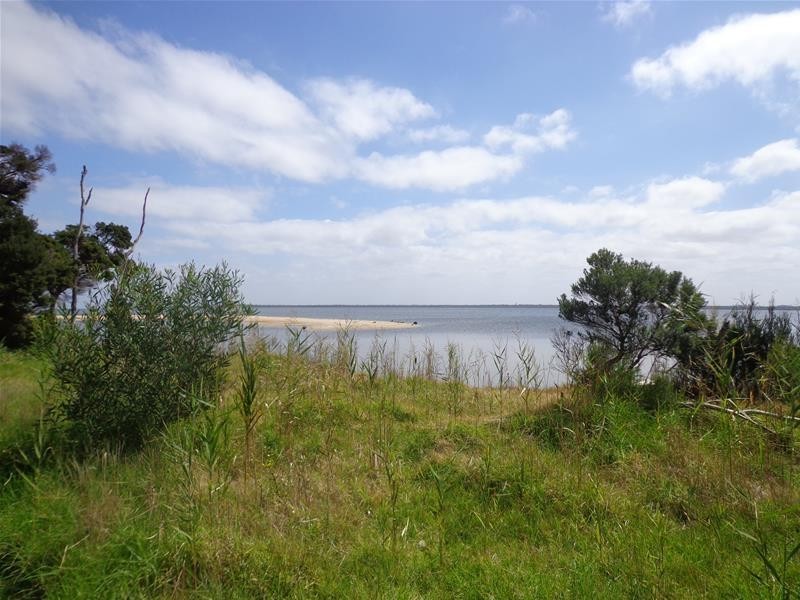 5 Toorak Avenue, Loch Sport VIC 3851