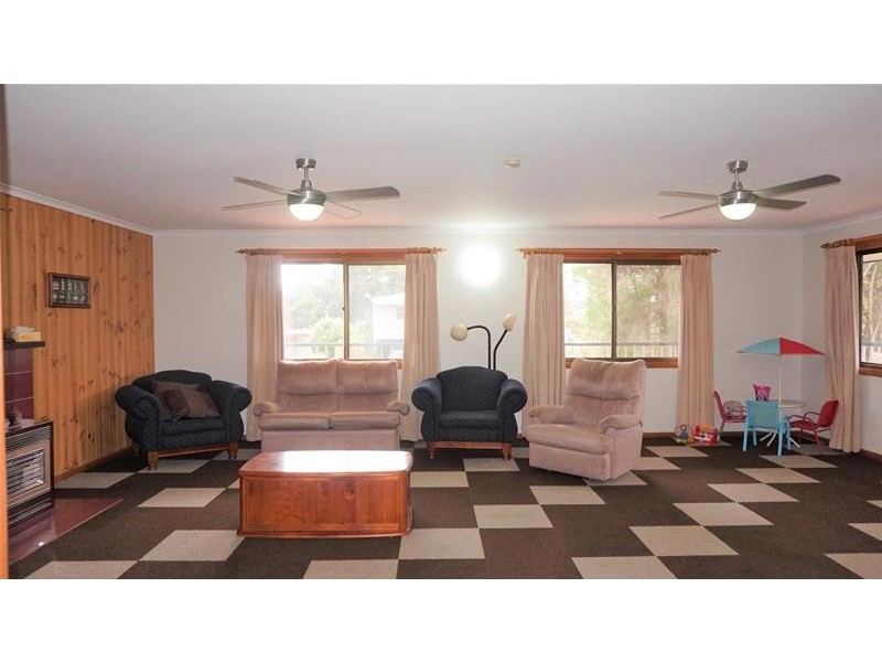 5 Leon Street, Loch Sport VIC 3851